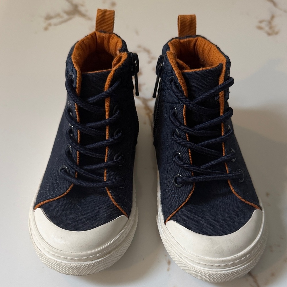 Old Navy Kids Sneakers in Dark Blue and Orange